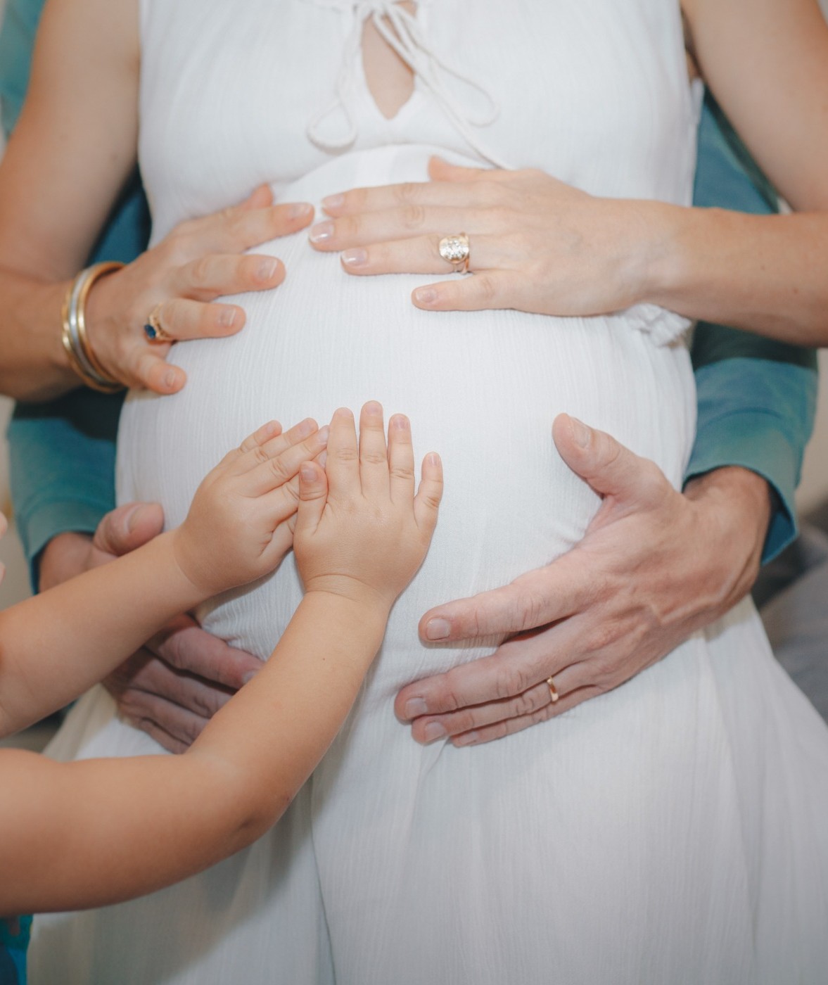 Claire with her three children, naturally conceived after nutritherapy